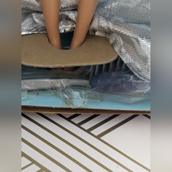 Vintage Avon Winter Velvet Barbie 1995 Rare Very Hard To Find Mattel Unique Rare - Picture 2 of 11